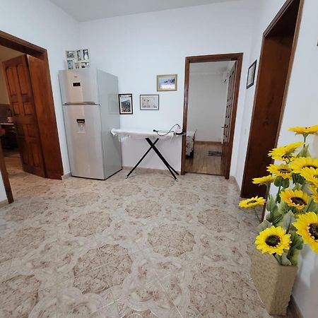 Private Room On A Shared Apartament Near Durres Beach エクステリア 写真