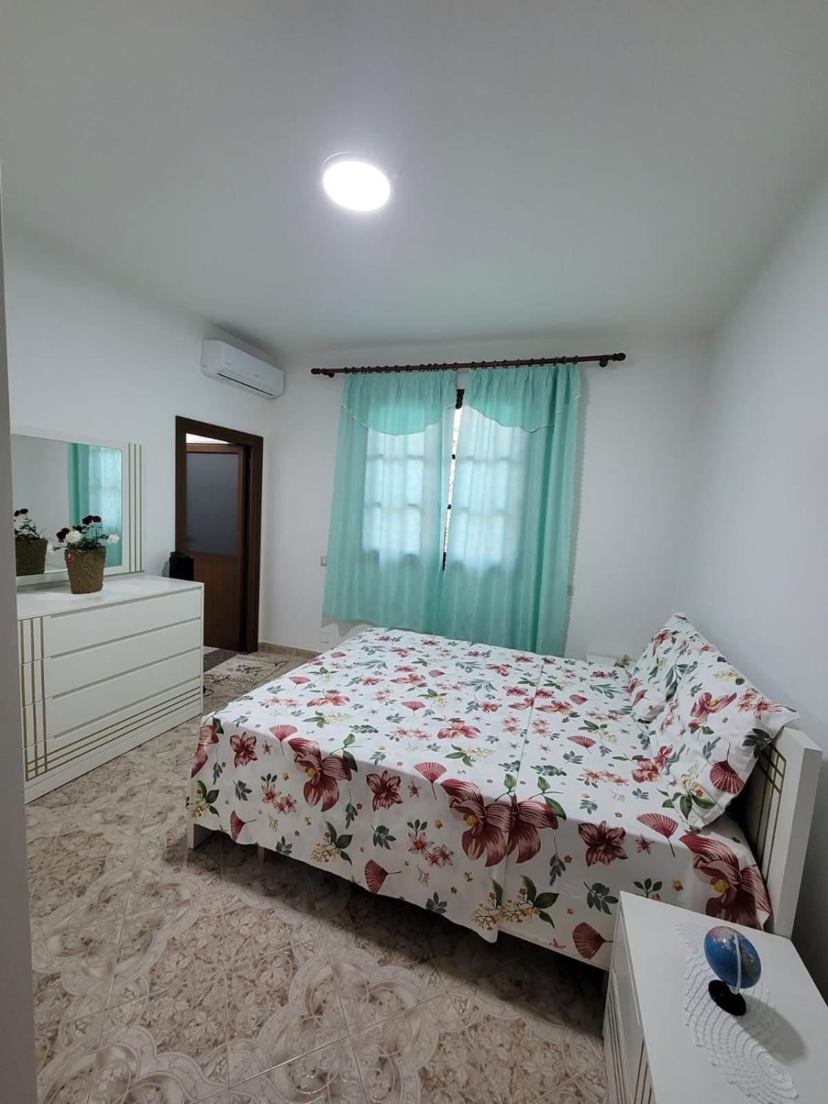 Private Room On A Shared Apartament Near Durres Beach エクステリア 写真